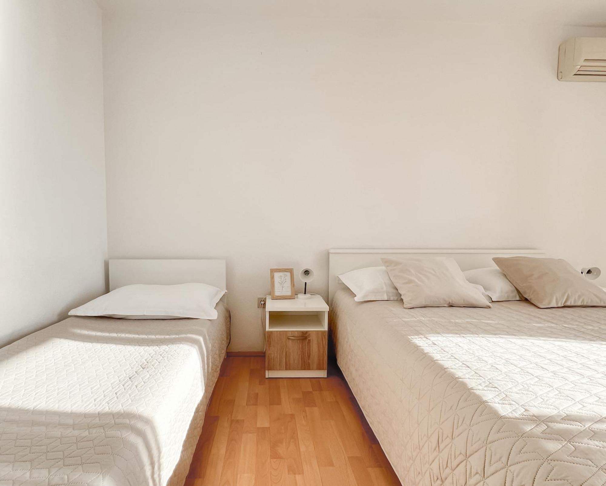 Seaside Apartments And Rooms Baška Voda Екстериор снимка
