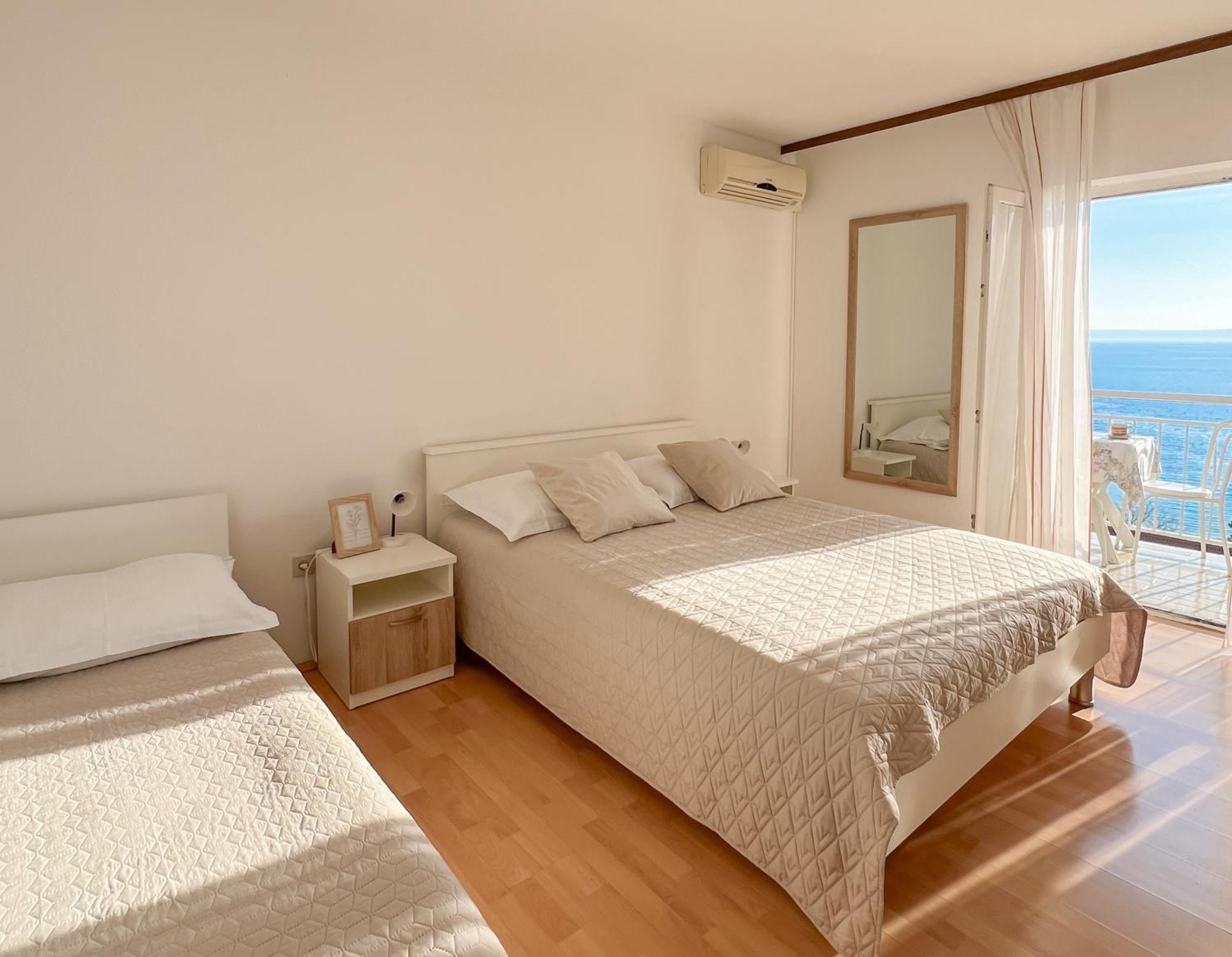 Seaside Apartments And Rooms Baška Voda Екстериор снимка