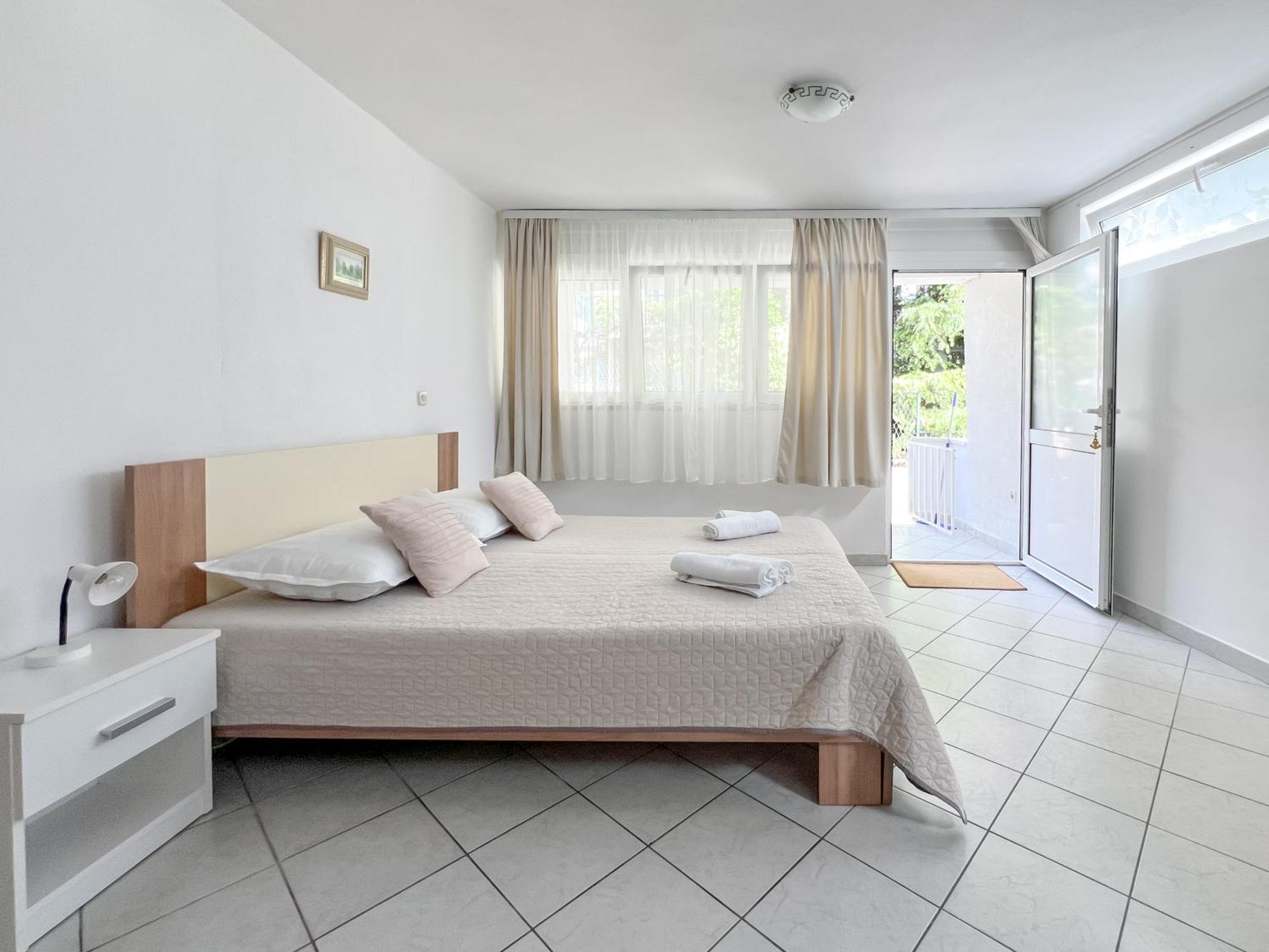 Seaside Apartments And Rooms Baška Voda Екстериор снимка