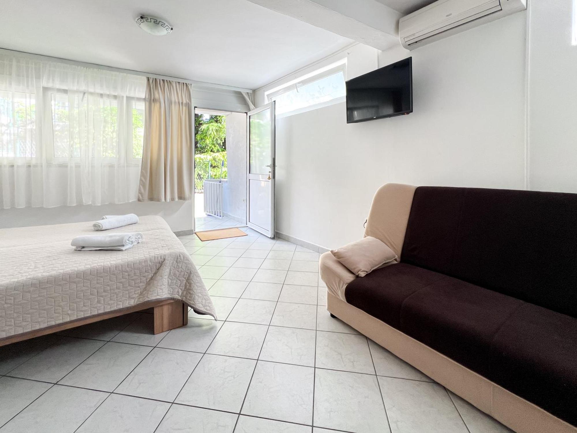 Seaside Apartments And Rooms Baška Voda Екстериор снимка